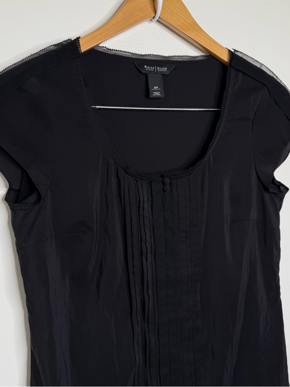 White House Black Market WHBM Blouse Top Women’s Size XS Cap Sleeve Delicate